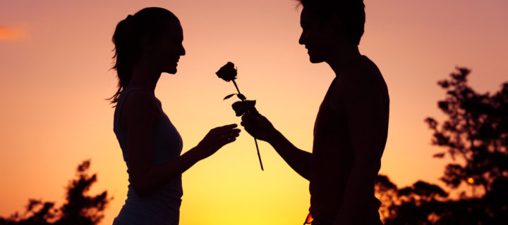 5 Romantic Gestures to Surprise Your Partner